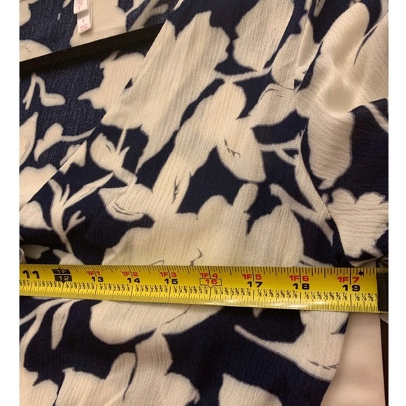 Xhilaration Floral Navy and White - Picture 6 of 9